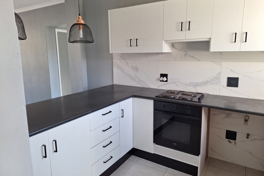 To Let 2 Bedroom Property for Rent in Vredekloof East Western Cape